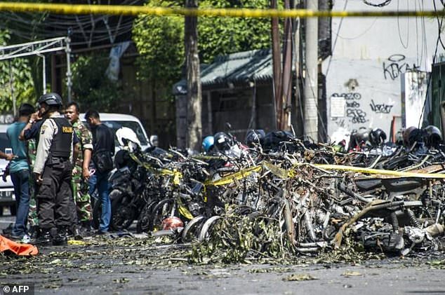 ISIS Klaim Bertanggung Jawab atas Bom Tiga Gereja di Surabaya